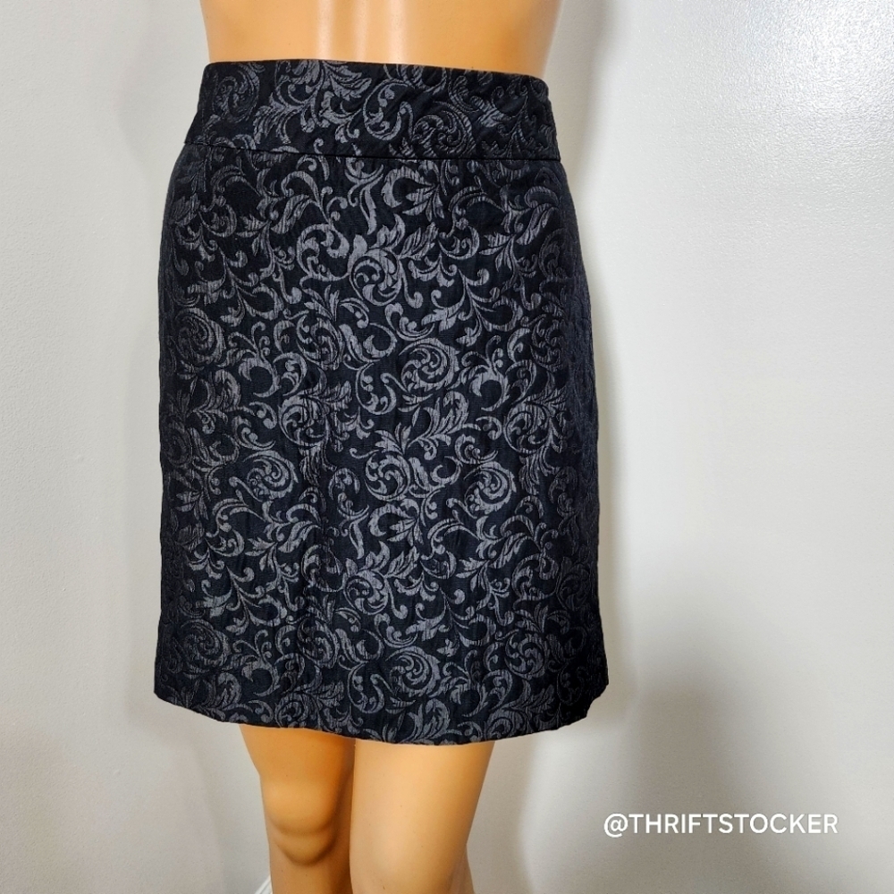 Elegant Loft Black and Gray Patterned Skirt size 10